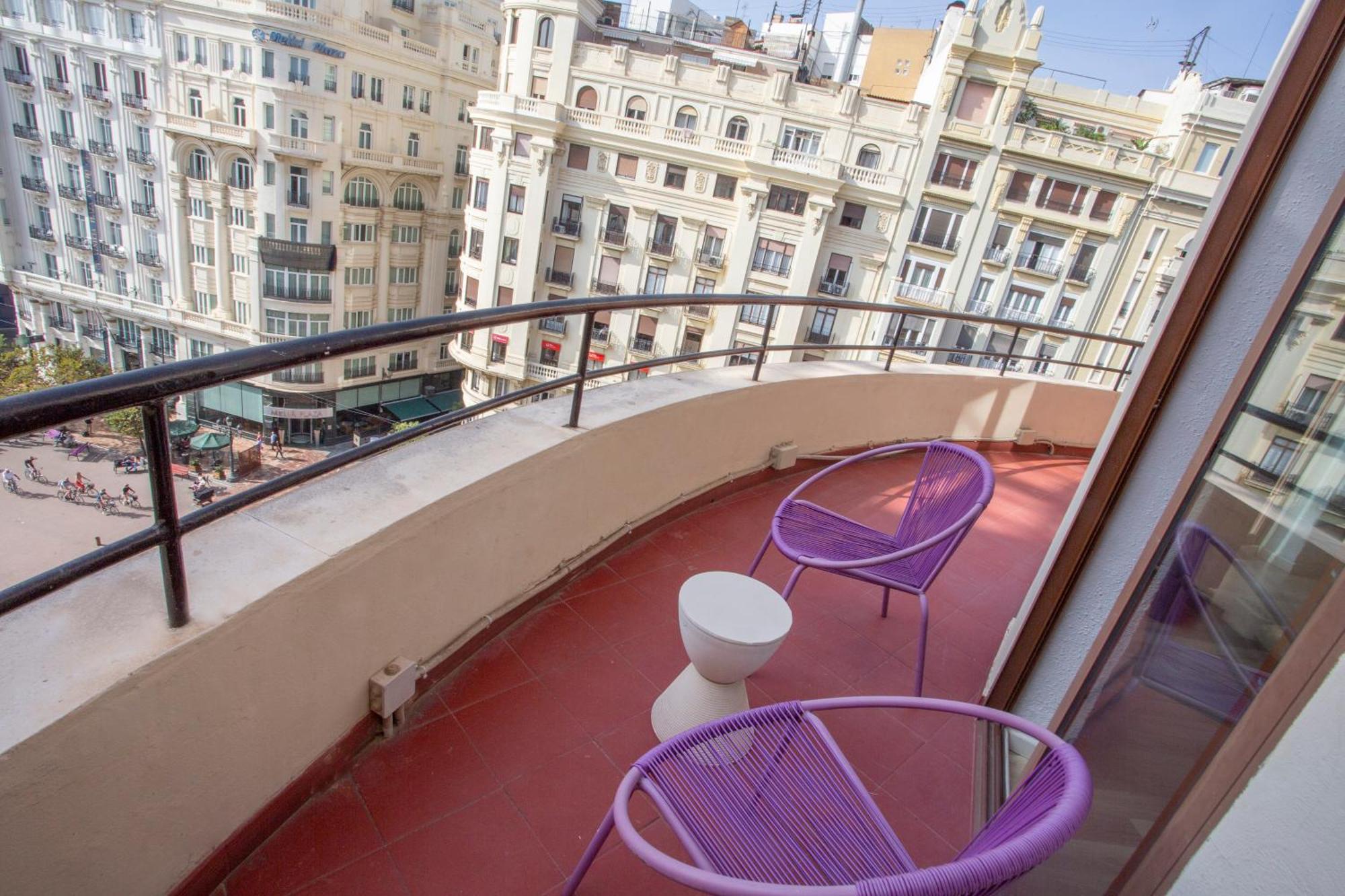 Casual Vintage Valencia Hotel Room photo